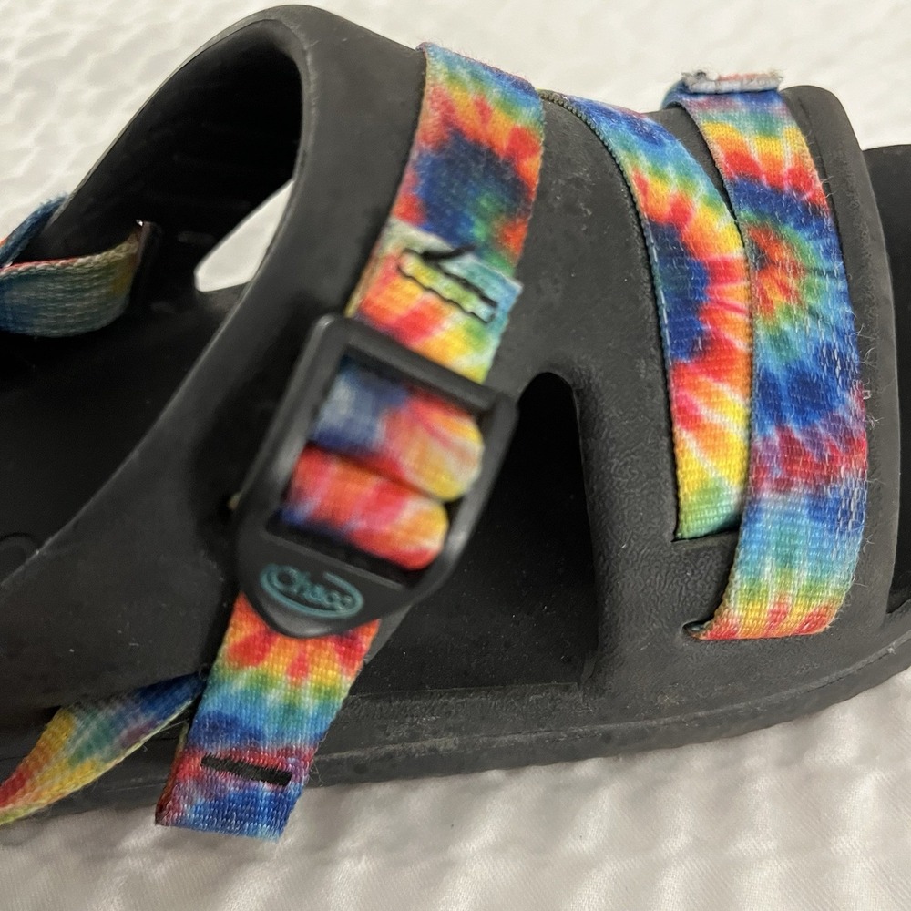 Chaco Kids Chillos Tie Dye Sport Sandals Black Rainbow Straps Size 4 Junior - Picture 8 of 8